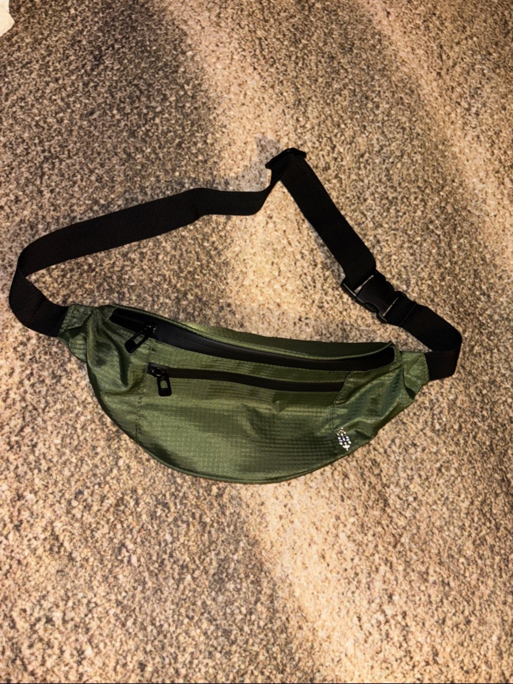 Free PeopleOlive Green Men's Waist Pack Fanny Pack/ Travel Belt Bag EUC